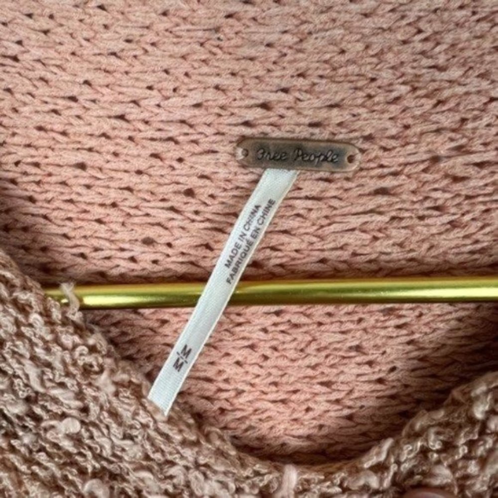 Free People Cuddle Up Pullover Mock Neck Oversized Sweater in Rose Size Medium - Picture 4 of 7